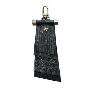 Kelly Wynne Leather Keychain Purse Clip Fringe Black Designer Boho Metal‎ Logo